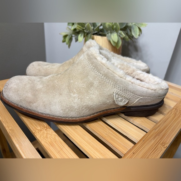 UGG suede mule - Picture 8 of 11